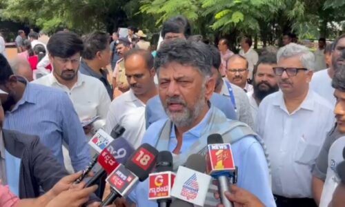 ಮಳೆ ವೇಳೆ ರಸ್ತೆಗೆ ಡಾಂಬರು ಹಾಕಲು ವೆಟ್ ಮಿಕ್ಸಿಂಗ್ ವಿಧಾನ ಬಳಕೆ: ಡಿ.ಕೆ.ಶಿವಕುಮಾ‌ರ್